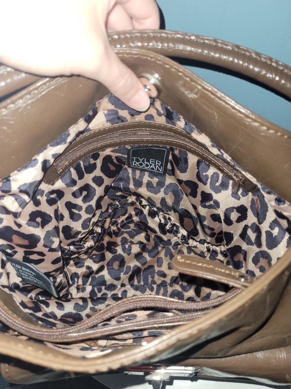 Tyler Rodan Brown Shoulder Bag with Leopard Card Holder - Picture 6 of 8